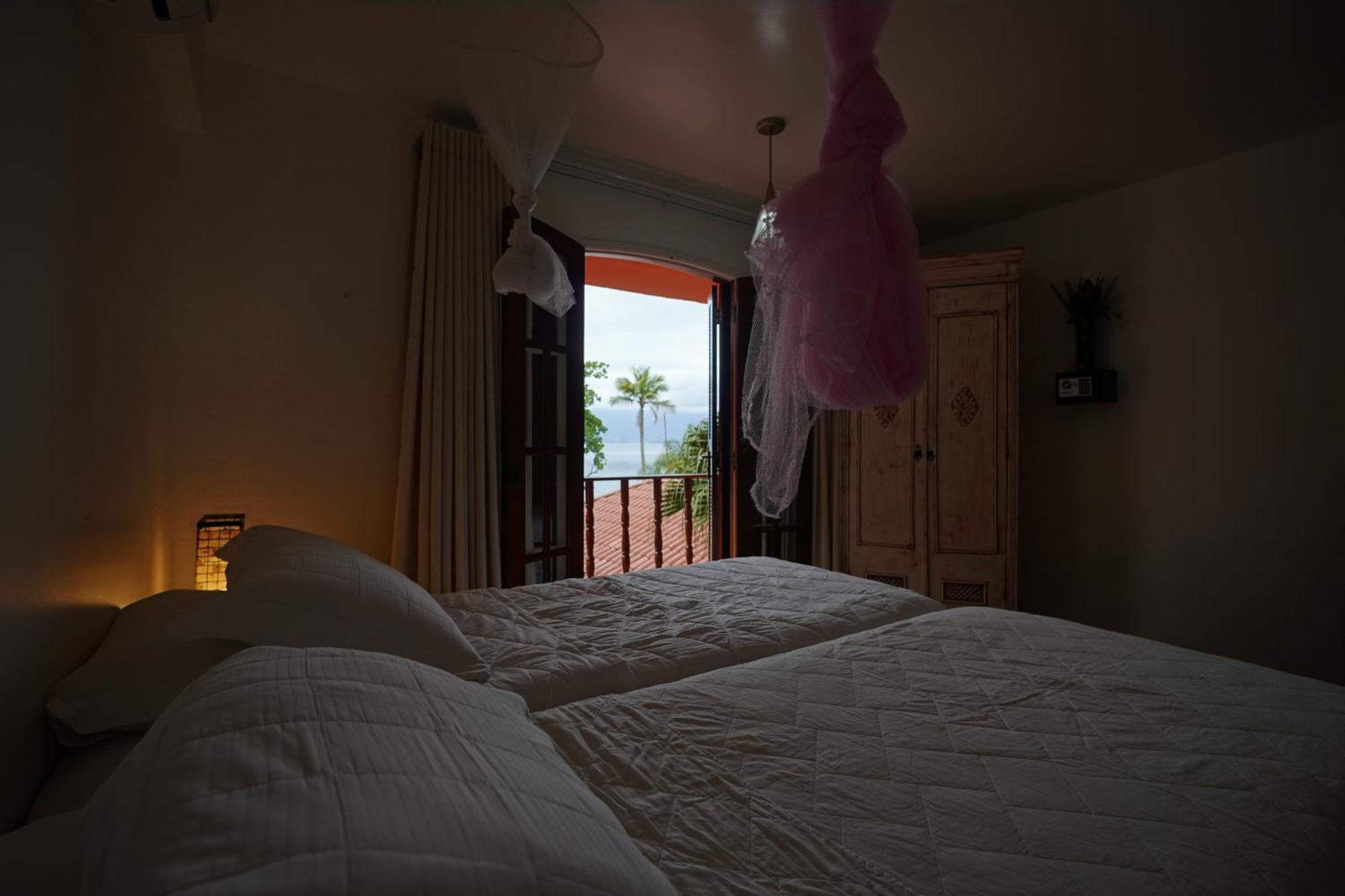 Casa Da Ilha & Spa Vila do Abraao Luaran gambar